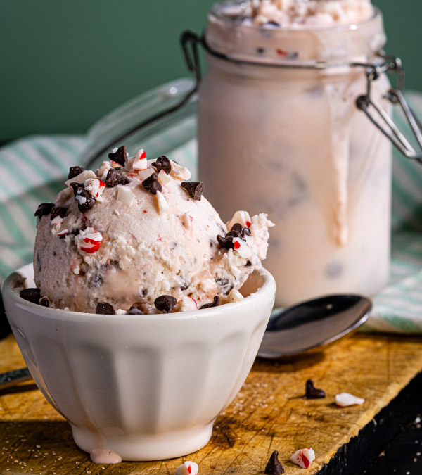 Peppermint-Chocolate Chip Mason Jar Ice Cream